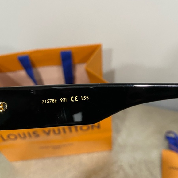 **SOLD**Louis Vuitton Cyclone unisex sunglasses Z1578W - Picture 13 of 15